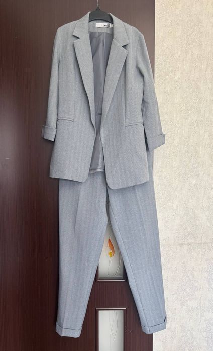 Продаются б/у костюм двойки