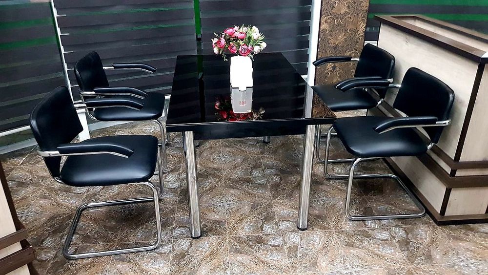 Stul sotiladi. Optom narhlarda.