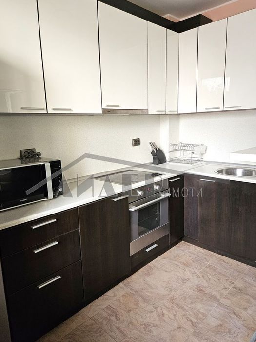 Дава се под наем Тристаен апартамент в Пловдив, Кършияка - 100 кв.м за 650 € - Снимка #4