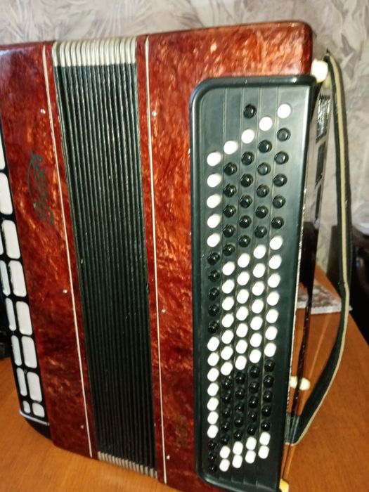 Продам баян в отличном состоянии в г. Уральске.