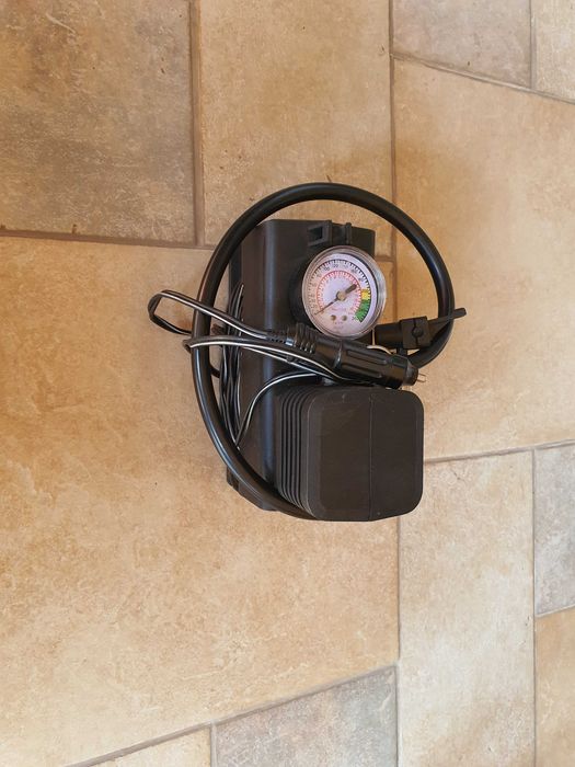 Ел. Компресор / помпа за автомобил