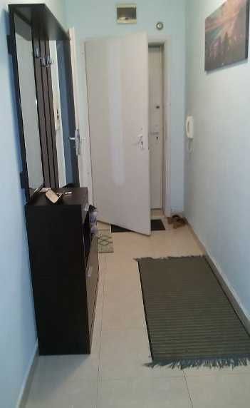 Дава се под наем Двустаен апартамент в Бургас, Лазур - 55 кв.м за 200 € - Снимка #1