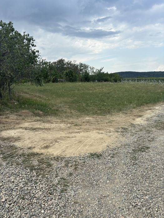 Teren în Agafton potențial investiție lângă șoseaua ocolitoare.