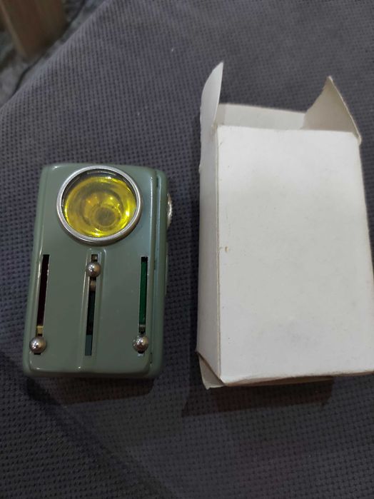 Фенерче - ретро с няколко цвята на светлината