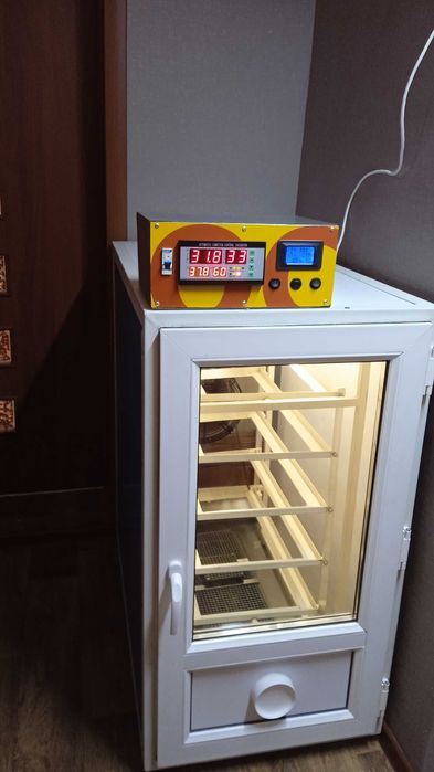 Продам инкубатор