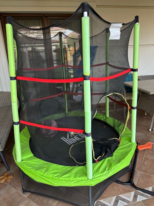 Trambulină copii 140 cm ca nouă, montată, stare perfectă