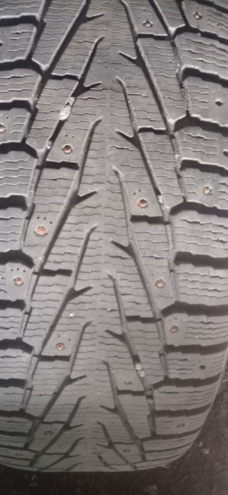 Продам резину на 17 зима шипы