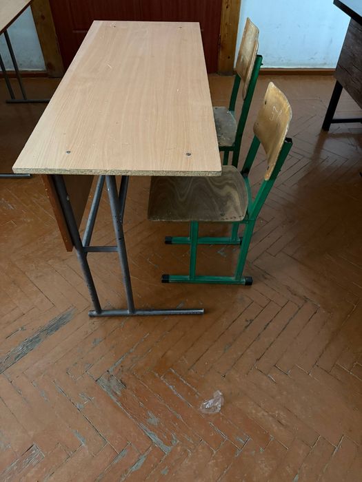 Продаются парты и стулья