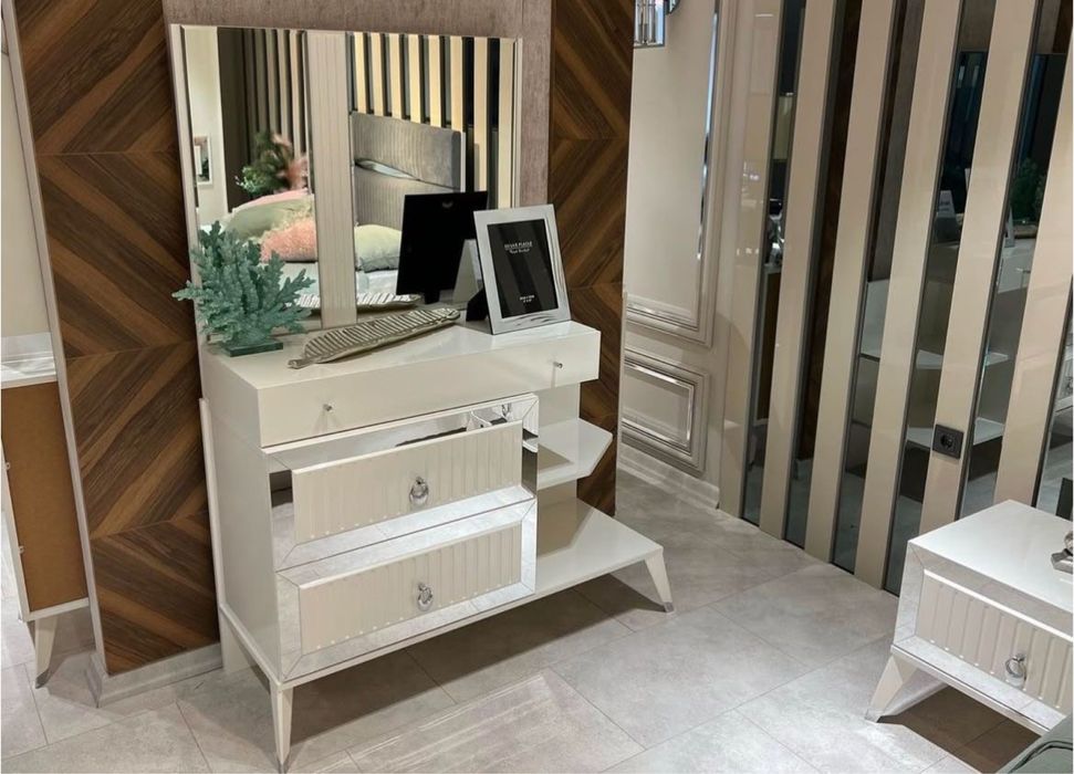 Продам спальный гарнитур