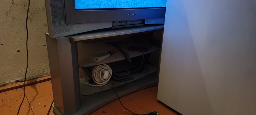 Продам телевизор sony trinitron