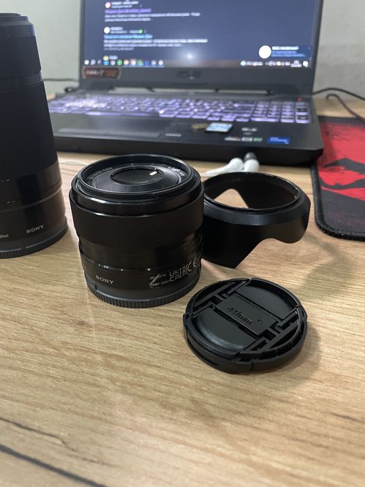 Объективы Sony 35mm/F1.8 и 55-210mm f3.5-6.3