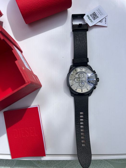 Diesel
Часовник Mega Chief DZ4422 Кафяв