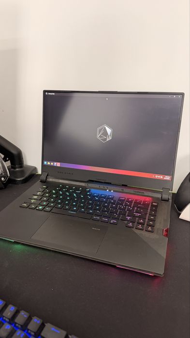 Laptop Asus G533QR Ryzen 7 5800H, RTX 3060 130w, 32GB DDR4, Display 300hz