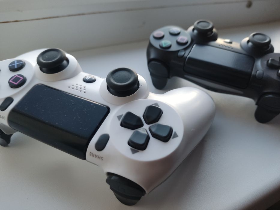 Продам джойстики Ps4, и диски