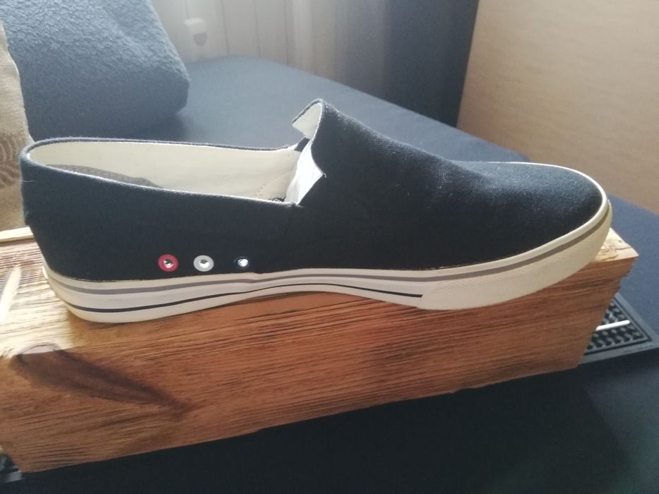 Мъжки гуменки конверс/converse 44. 5 и томи хилфигер