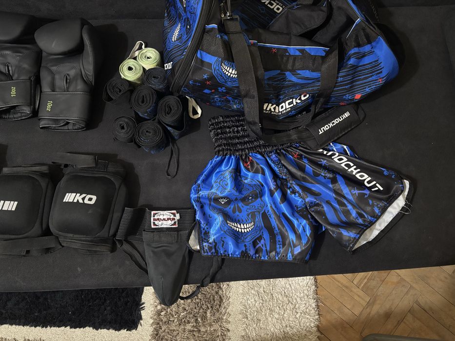 Vand echipament kickboxing