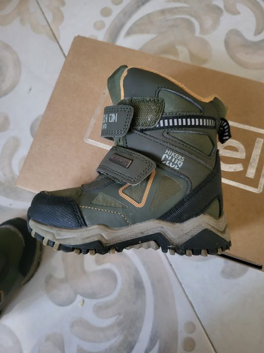 Продаются детские зимние ботинки