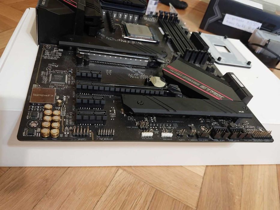 AMD Ryzen 7 5800X + Asus Rog StriX B550-F Gaming