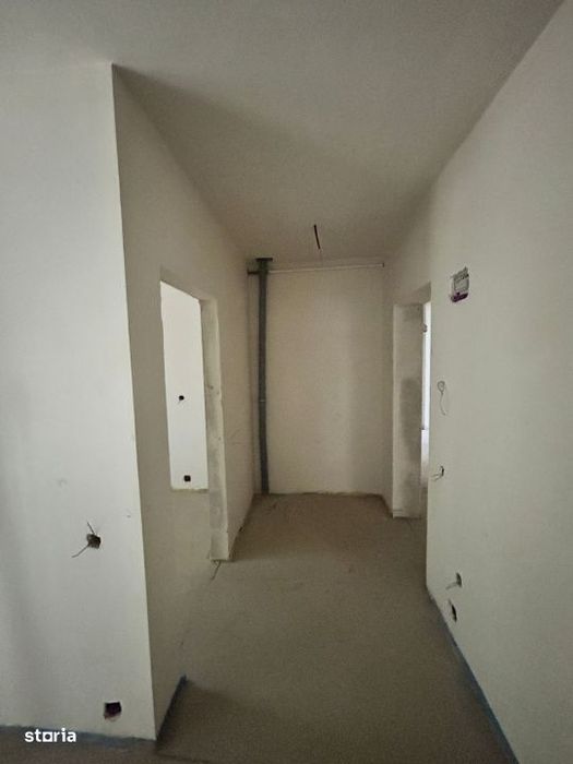 Apartament 3 camere, 62 mp, terasa 75 mp, semifinisat, zona Teilor