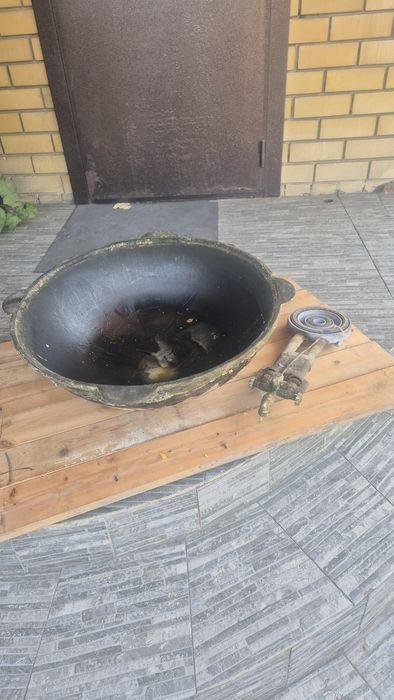 Продам  чугунные казаны 60литровые
