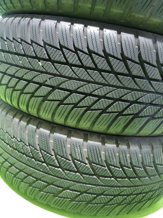 4 бр зимни 205/60/17 Bridgestone