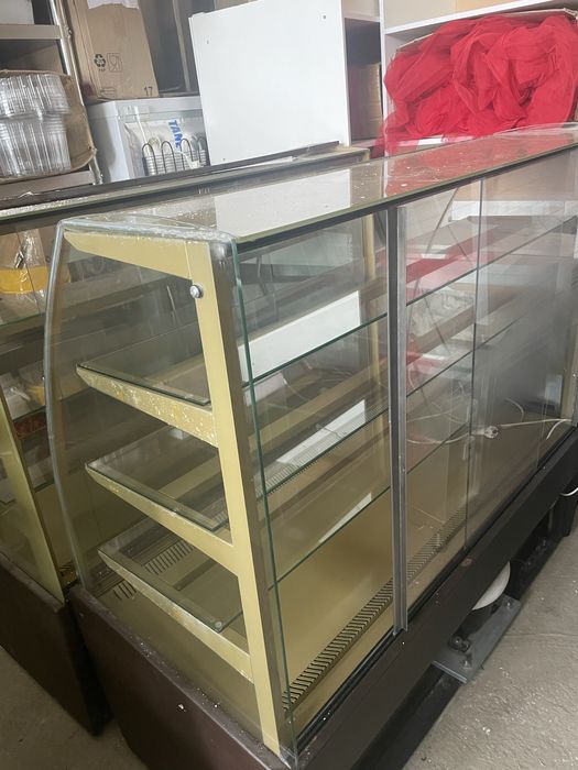 Витрина кондитерская