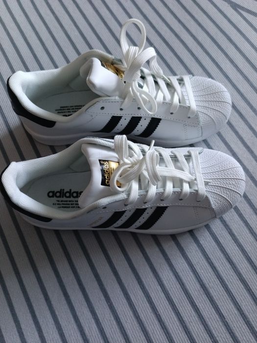 Женские кроссовки Adidas