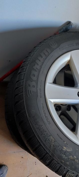 Vând cauciucuri iarna