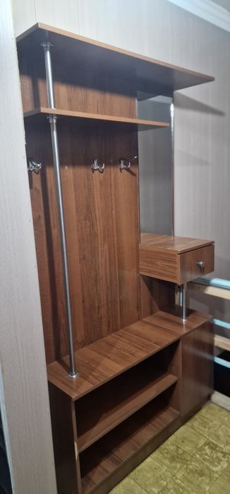 Вешалка для прихожей