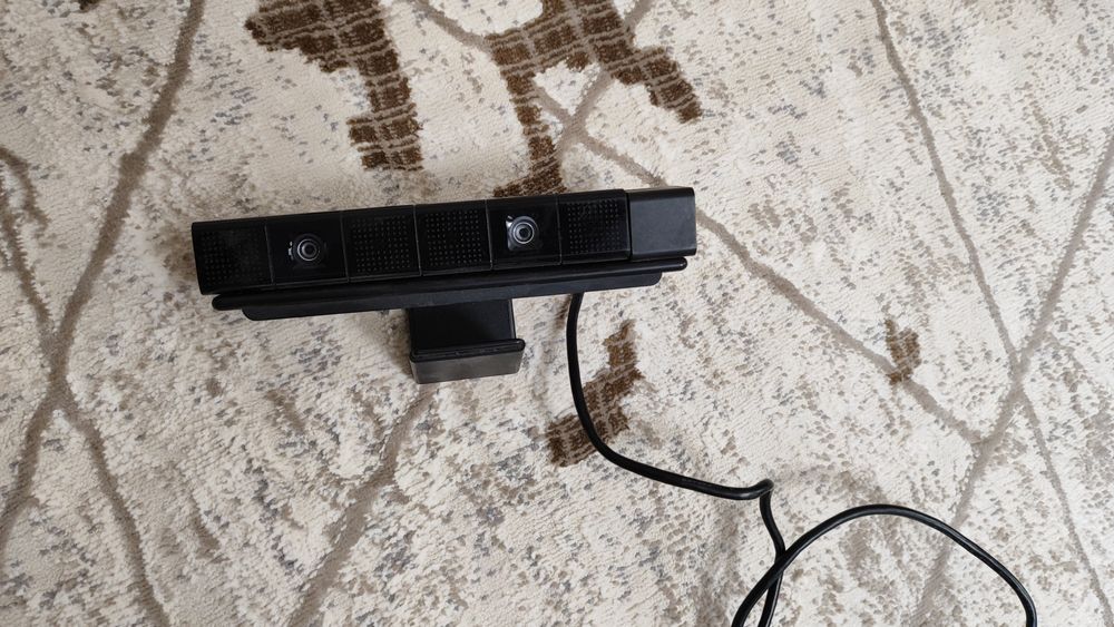 PlayStation 4 FAT (1 Тб) + 2 Джостика + 12 дисков + PS Camera