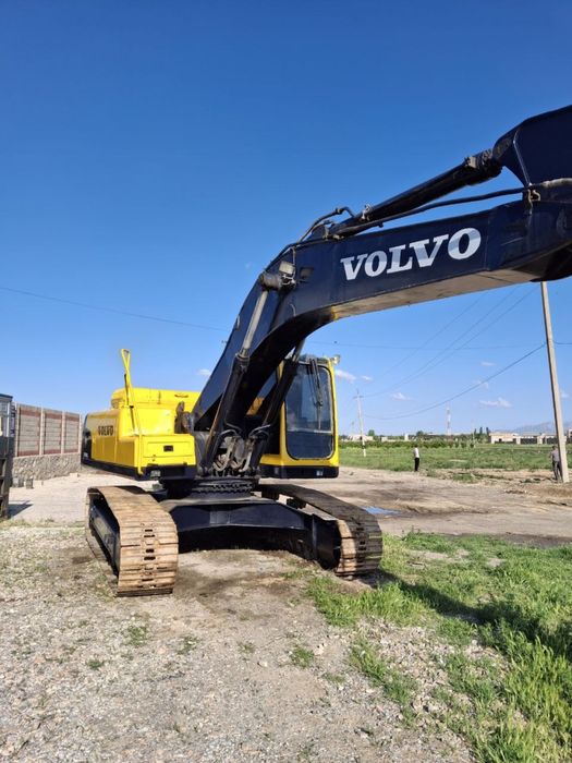 Вариантга Экскаватор VOLVO 290 талик срочно сотилади