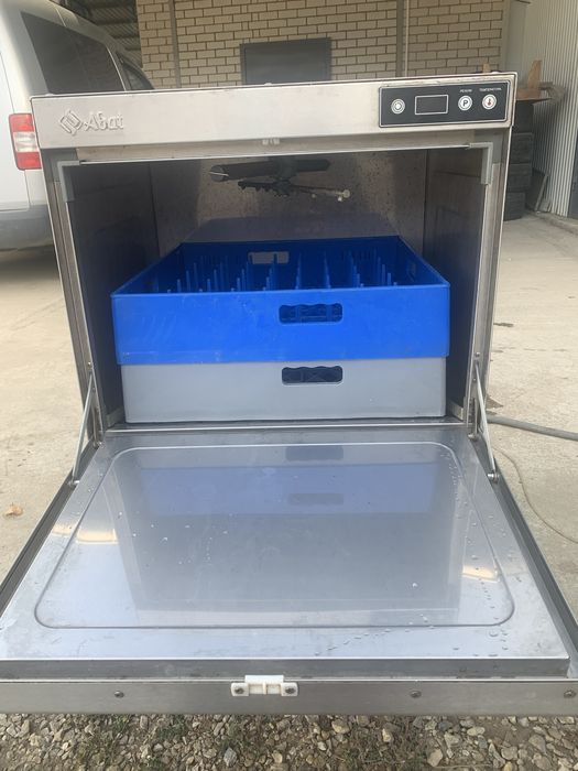 Продам посудомойку.