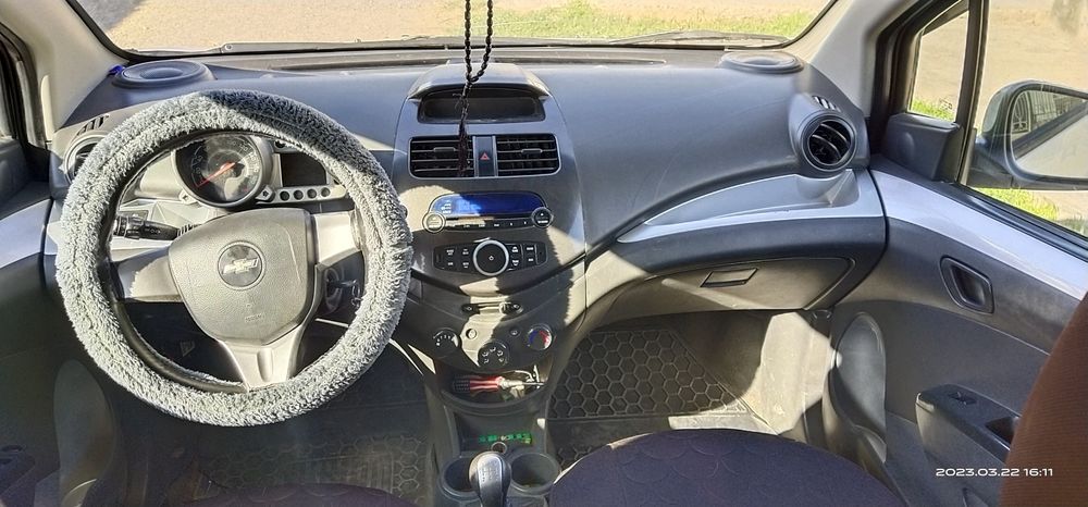 Holati yaxshi rangi oq