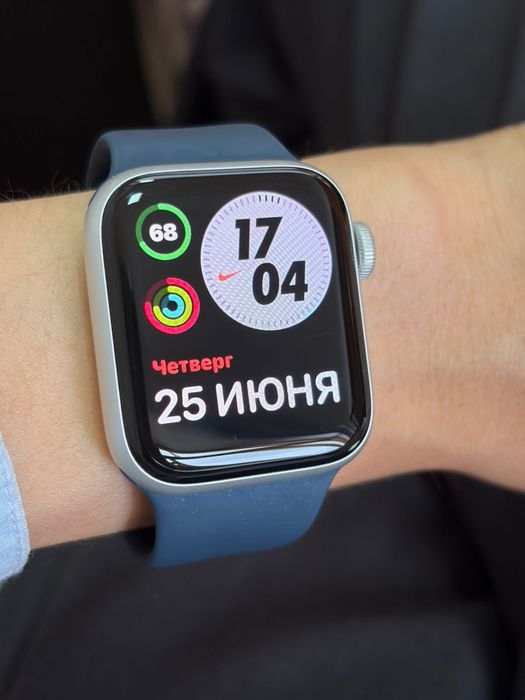 Продаю apple watch se2