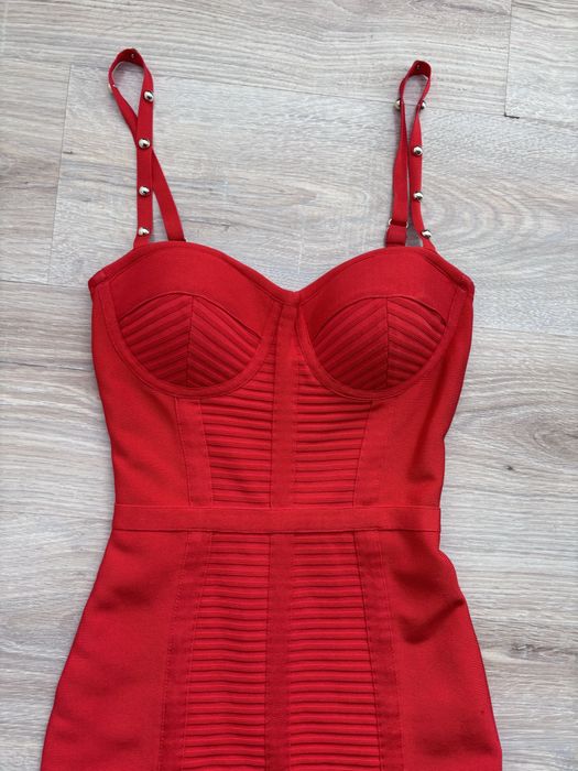 Guess бсндажна рокля