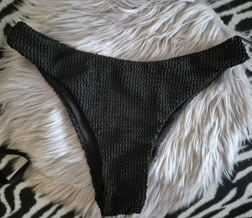 Долнище на бански