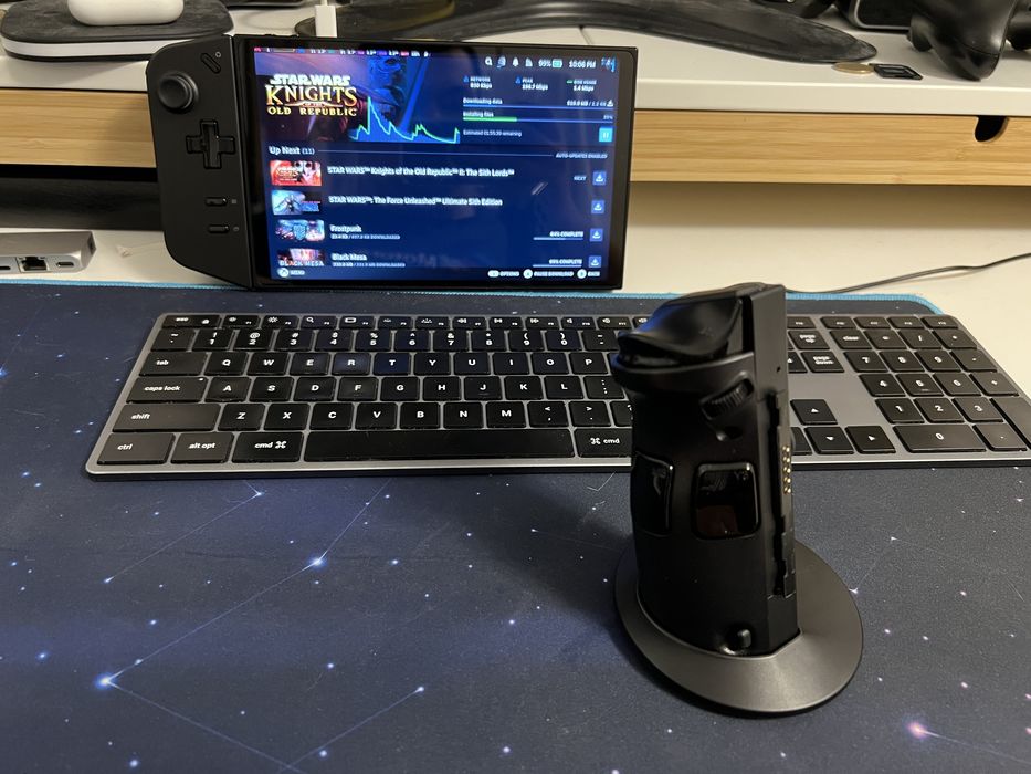 Consolă Legion Go Z1 Extreme cu SteamOS, 16GB RAM,512GB SSD