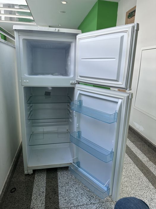 Продам мини холодильник