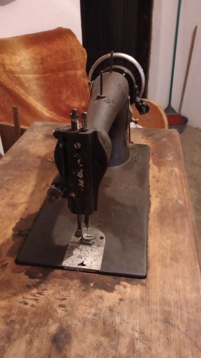 Masina de Cusut Singer antica din anu 1820 adusa din Rusia acum 30 ani