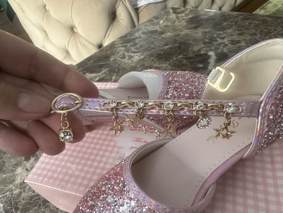 Pantofi de printesa cu toc potrivit nr 28 de dans  noi  in cutie