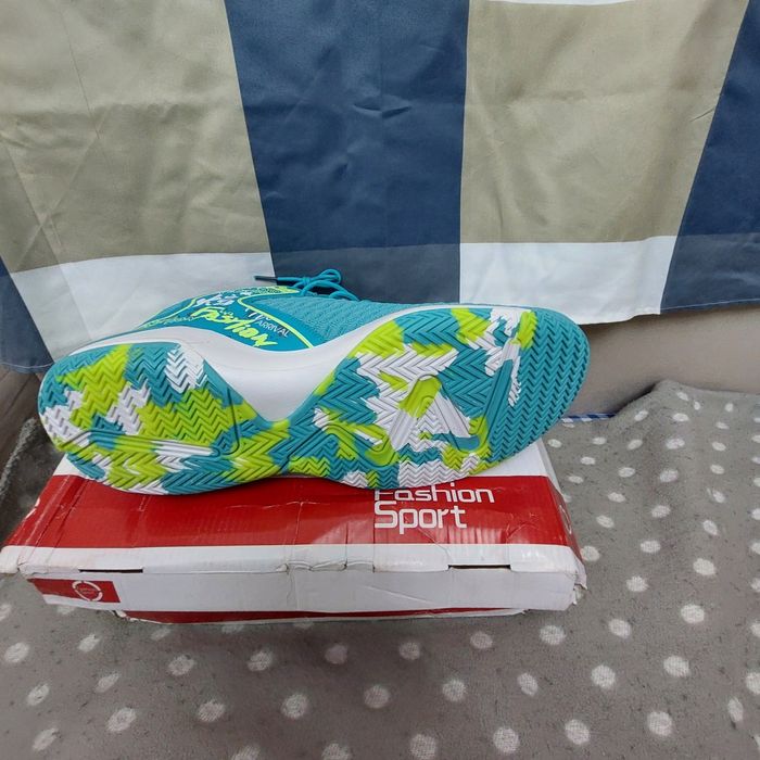 Кроссовки большого размера