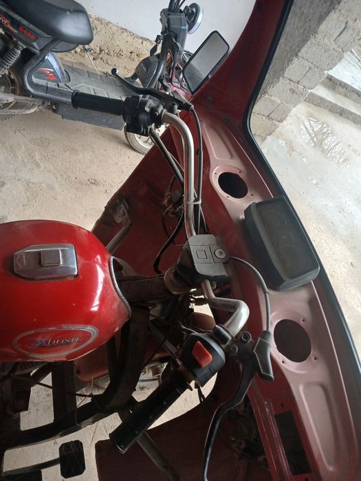 Eldosh Yuk mashinasi