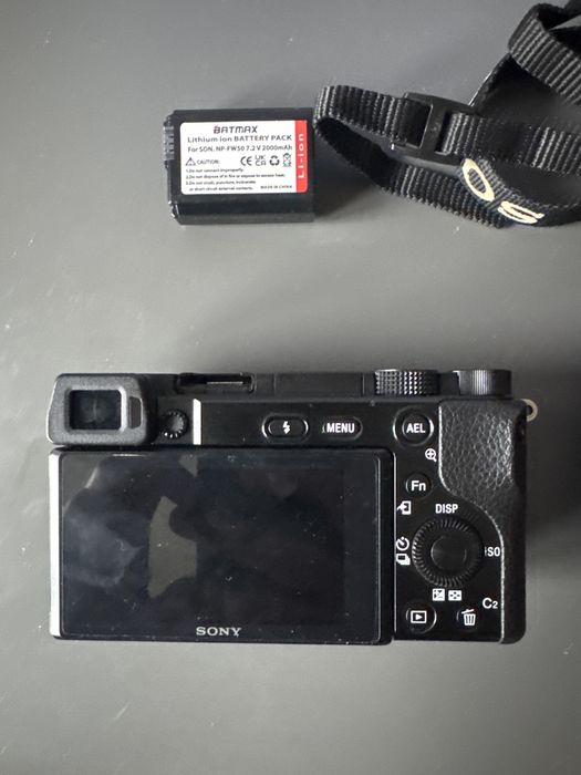 Sony a6100 + SmallRig cage  APS-C