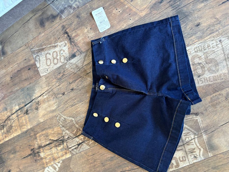 Продавам чисто нови дамски гащи
Размер: 34 (М)