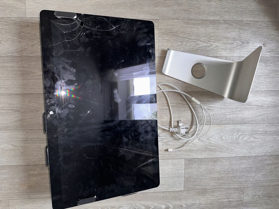 Apple studio display 27дюйм разбитый не рабочий