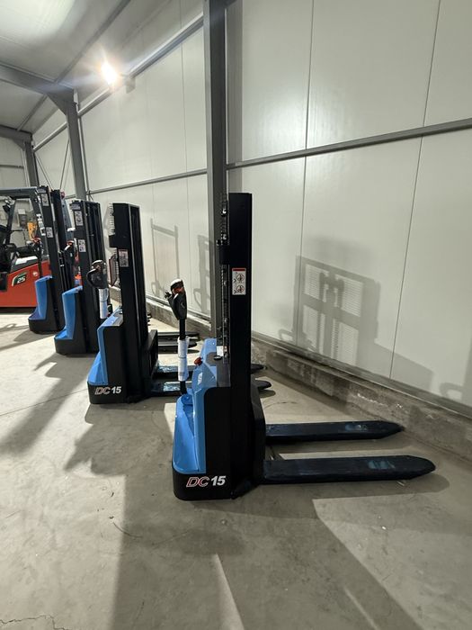 Transpalet Electric cu Catarg Li-ION