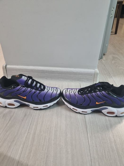 Продам кроссовки Nike Air Max
