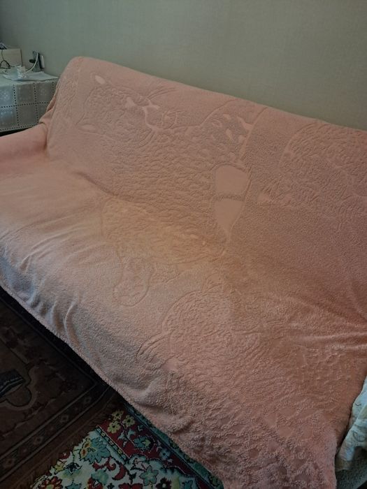 Для декора квартиры покрывало, подушки,плед,