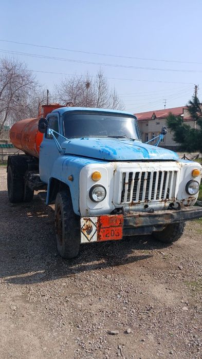 Benzavoz gaz 53 holati yaxshi yurib turban moshina