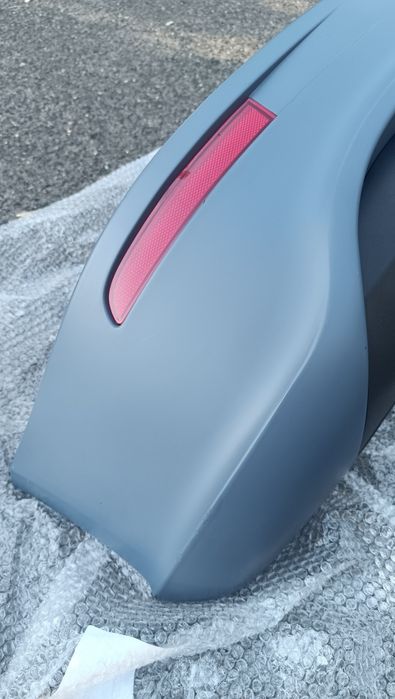 •Спойлер / Тунинг добавка за задна броня R32 стил за Volkswagen Golf 5